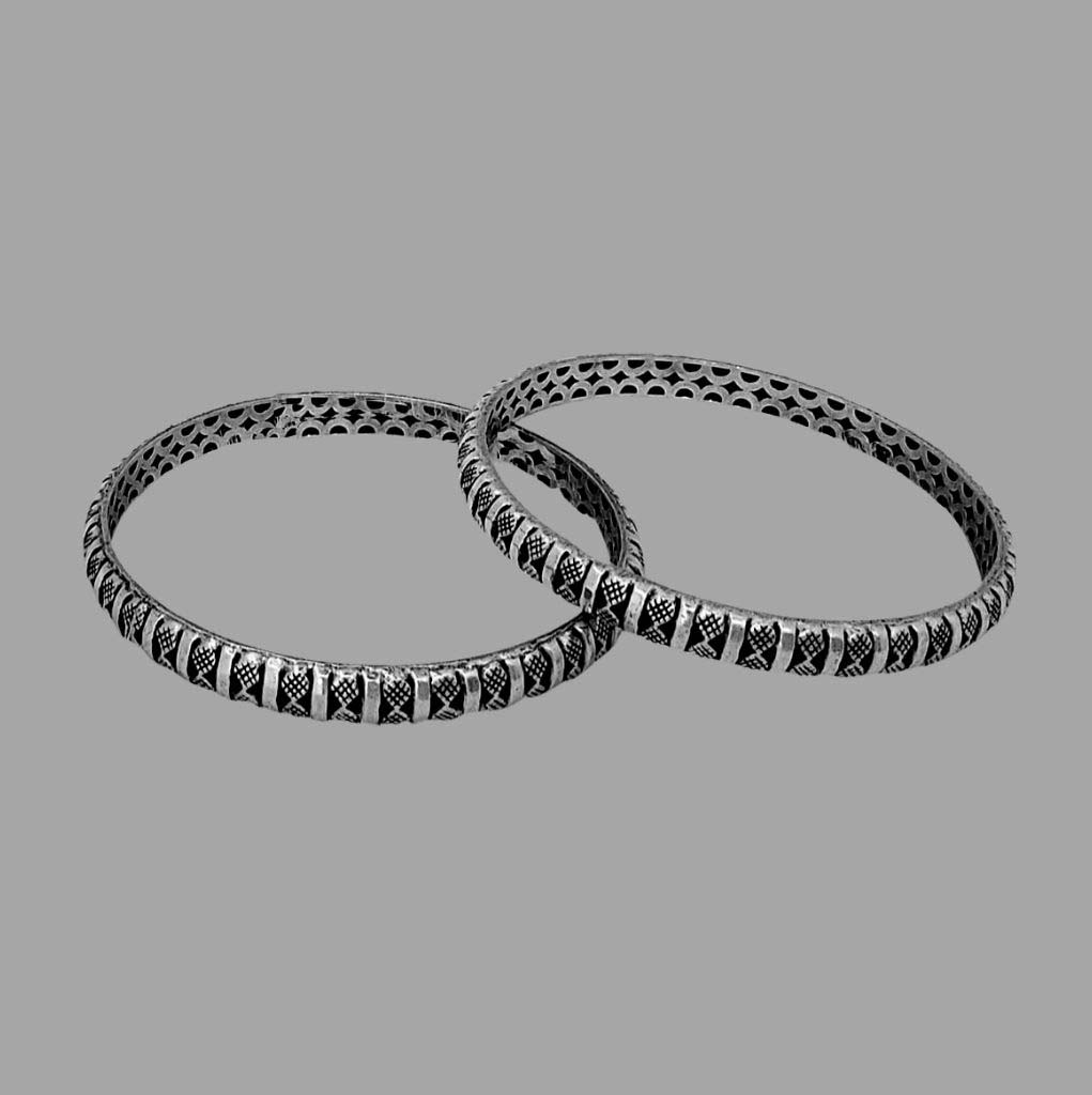 https://www.jewelnidhi.com/img/1610005727AQ BANGLE 0008.jpeg